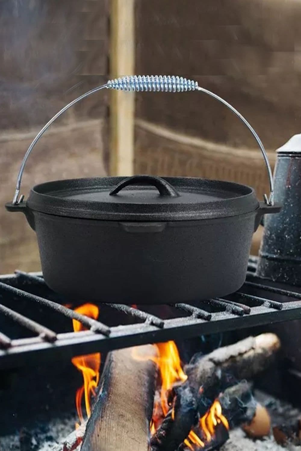 Cast Iron Dutch Oven Stew Pot Cookware for Camping 30.5 * 27.5 * 11.5cm