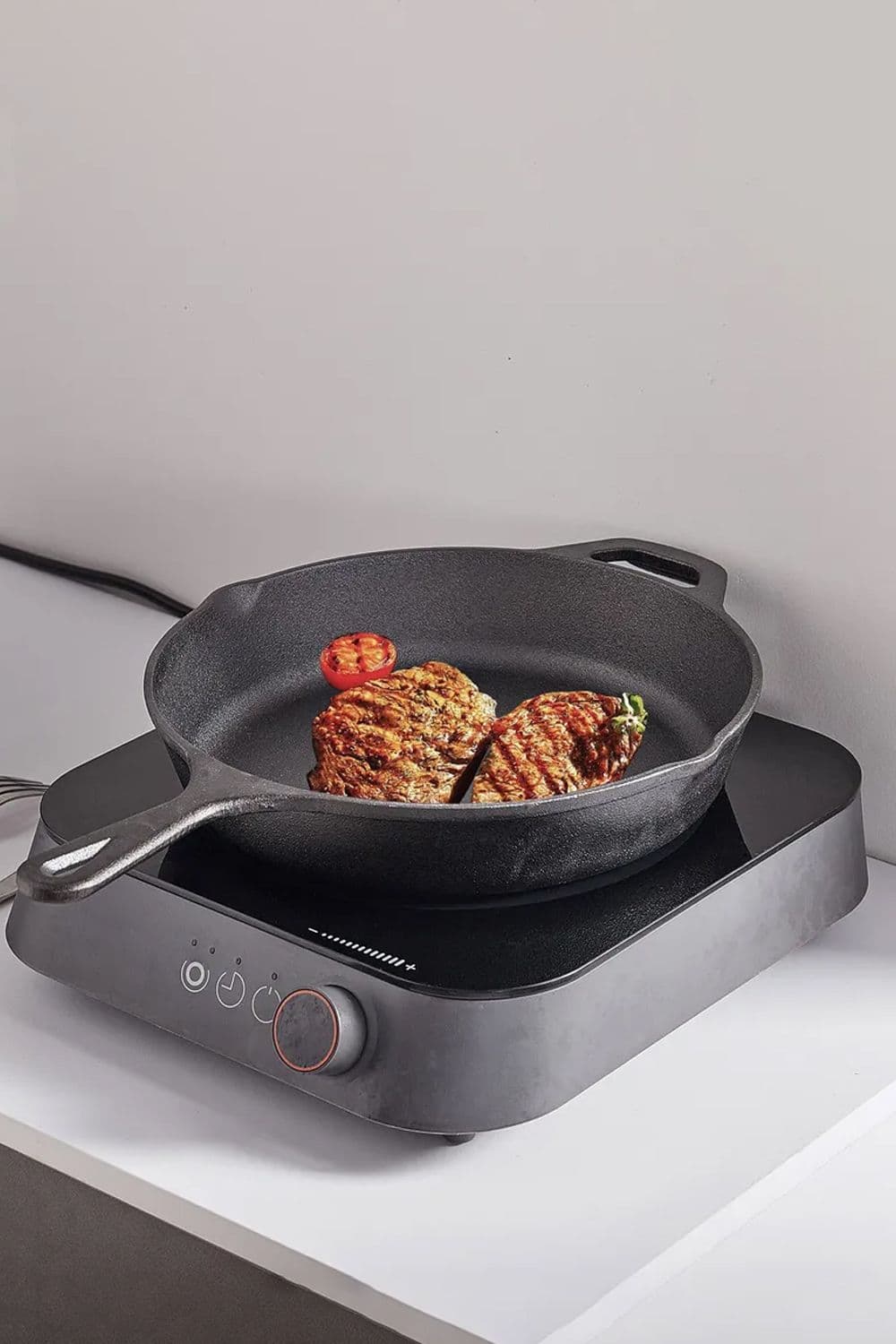 Cast Iron Skillet Frying Pan Griddle Cookware Grill Pan with Pouring Lips, Handle 26cm