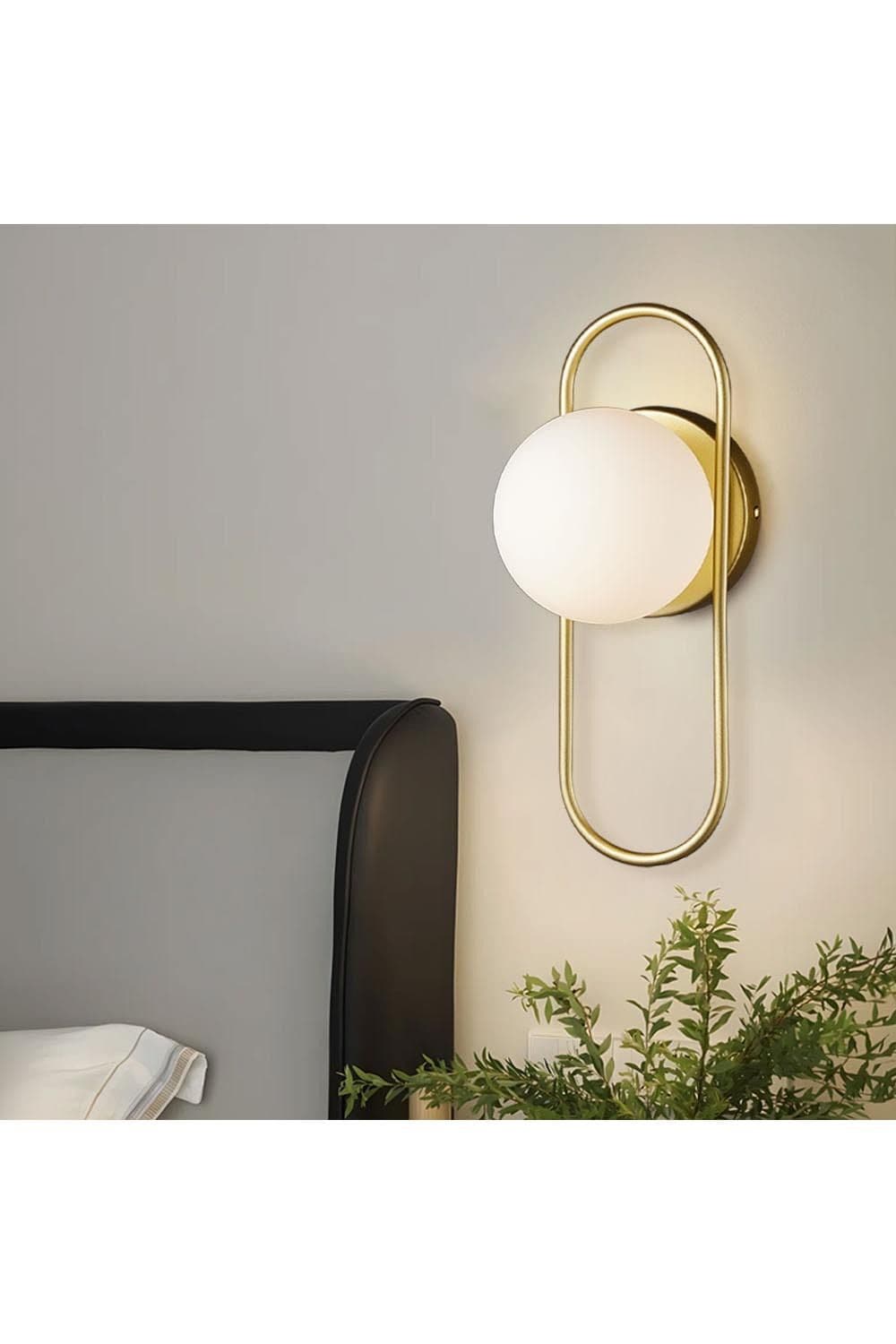 Golden Single-Light Wall Light
