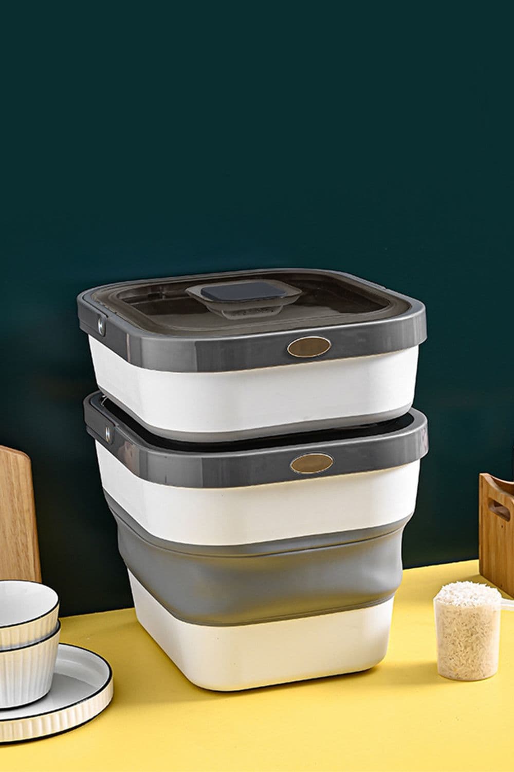 Cat Food Bucket Sealed, Foldable, Moisture-Proof Pet Storage Bucket