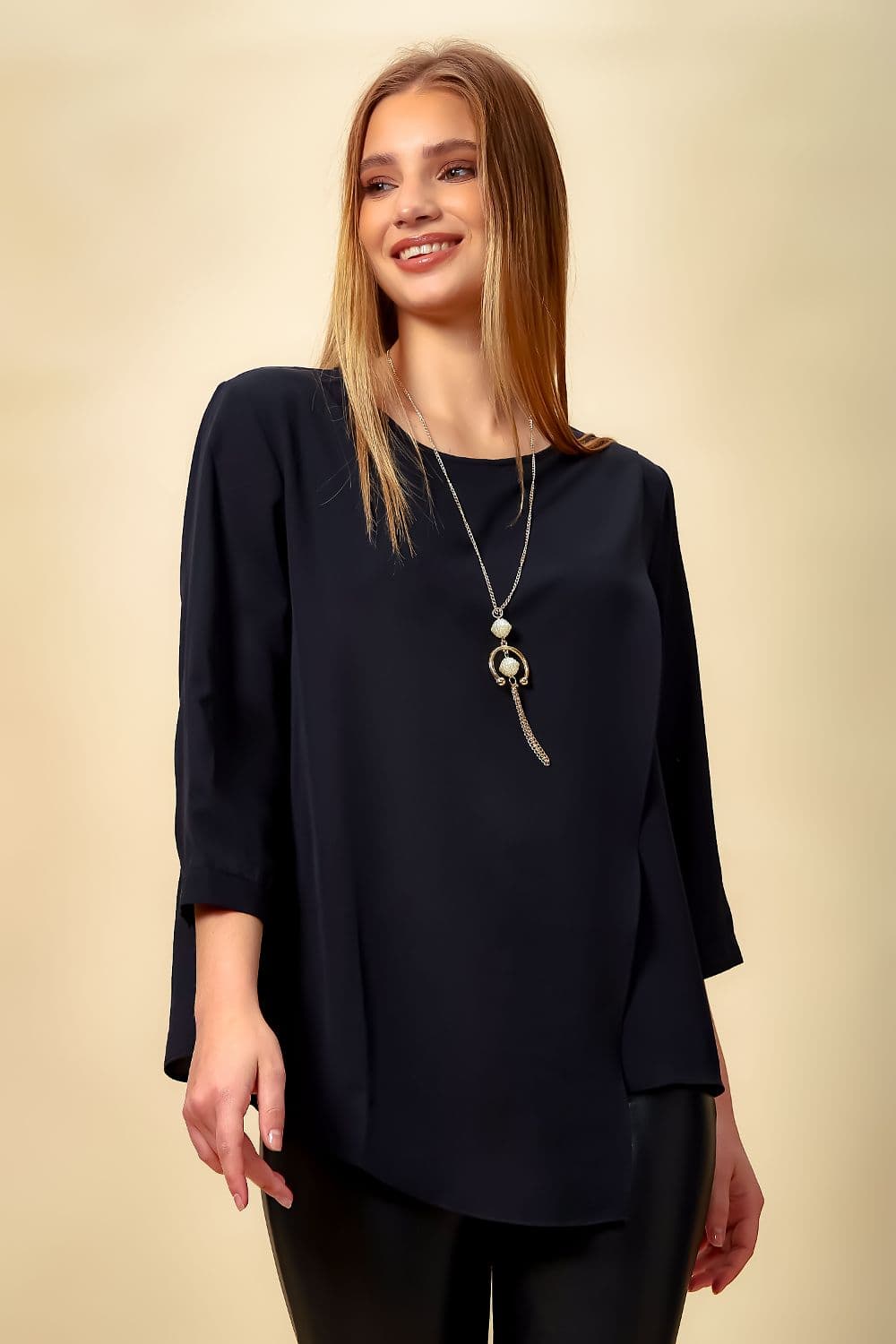 3 4 Sleeve Relaxed Layered Top Necklace