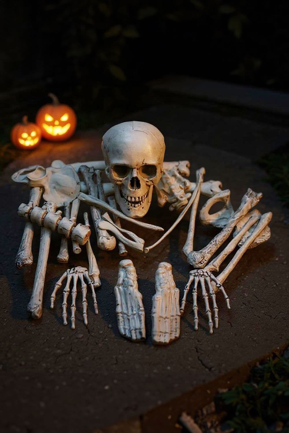 28Pcs Halloween Realistic Skull and Bone Skeleton Kit