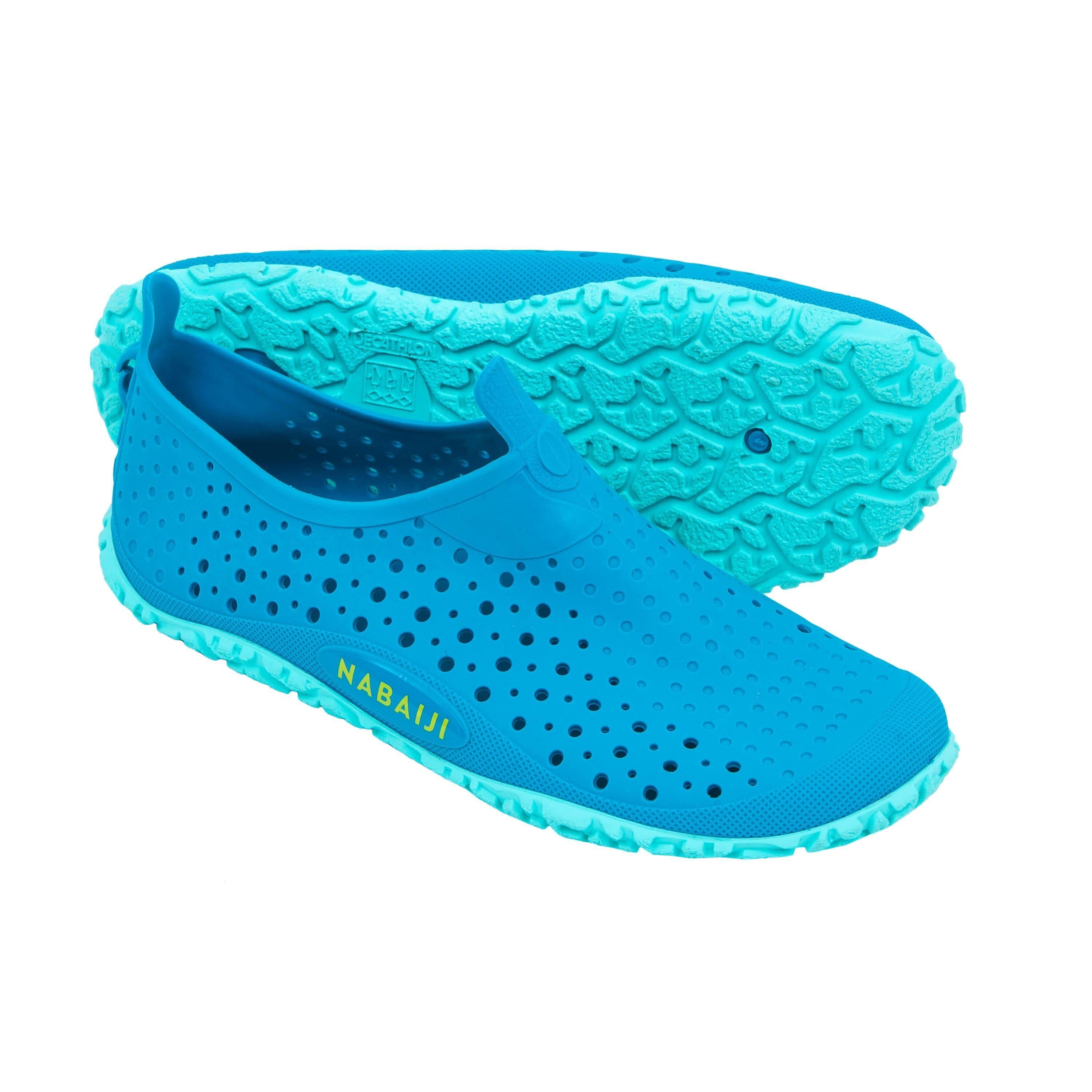 Pool Shoes Dots 100