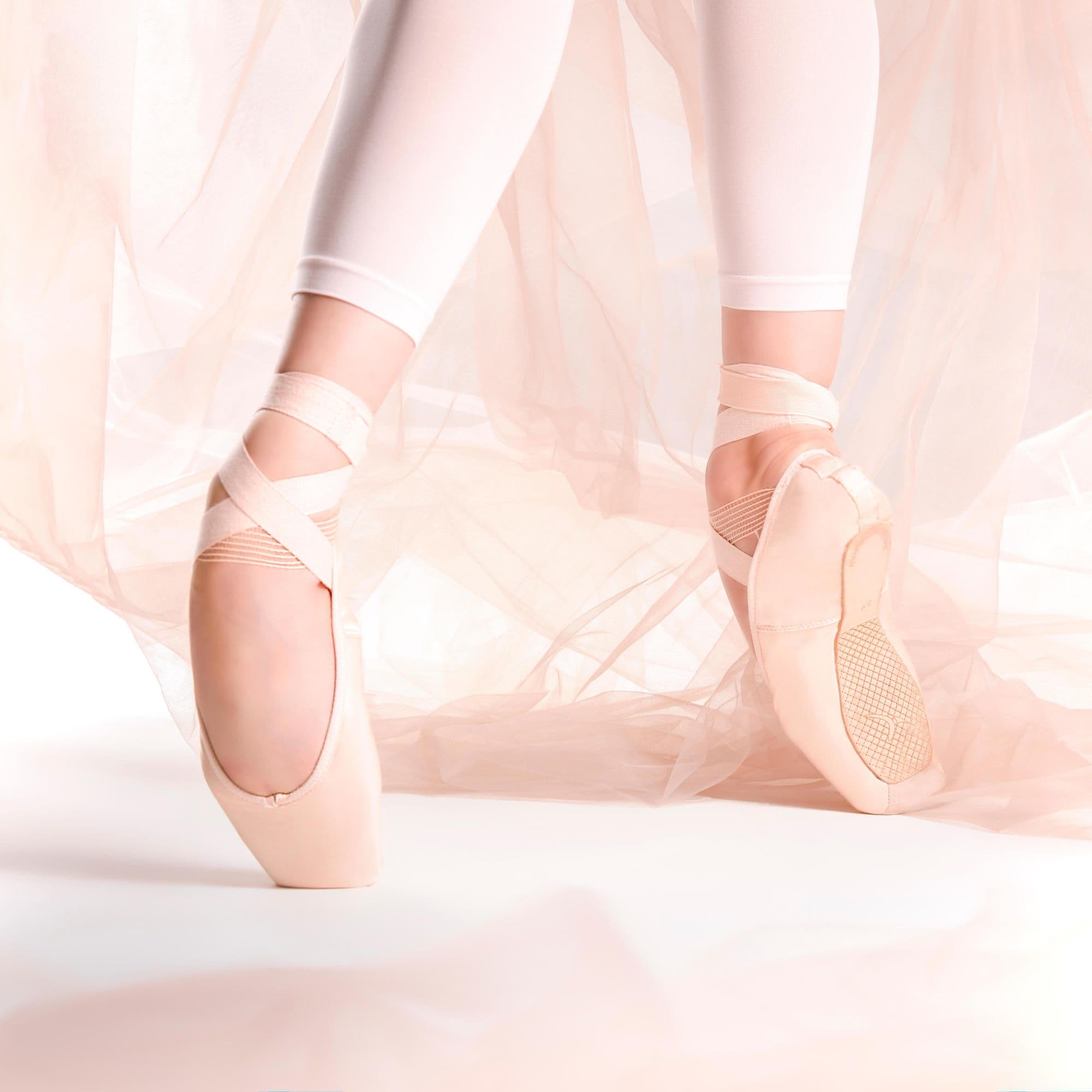 Beginner Pointe Shoes Flexible Soles