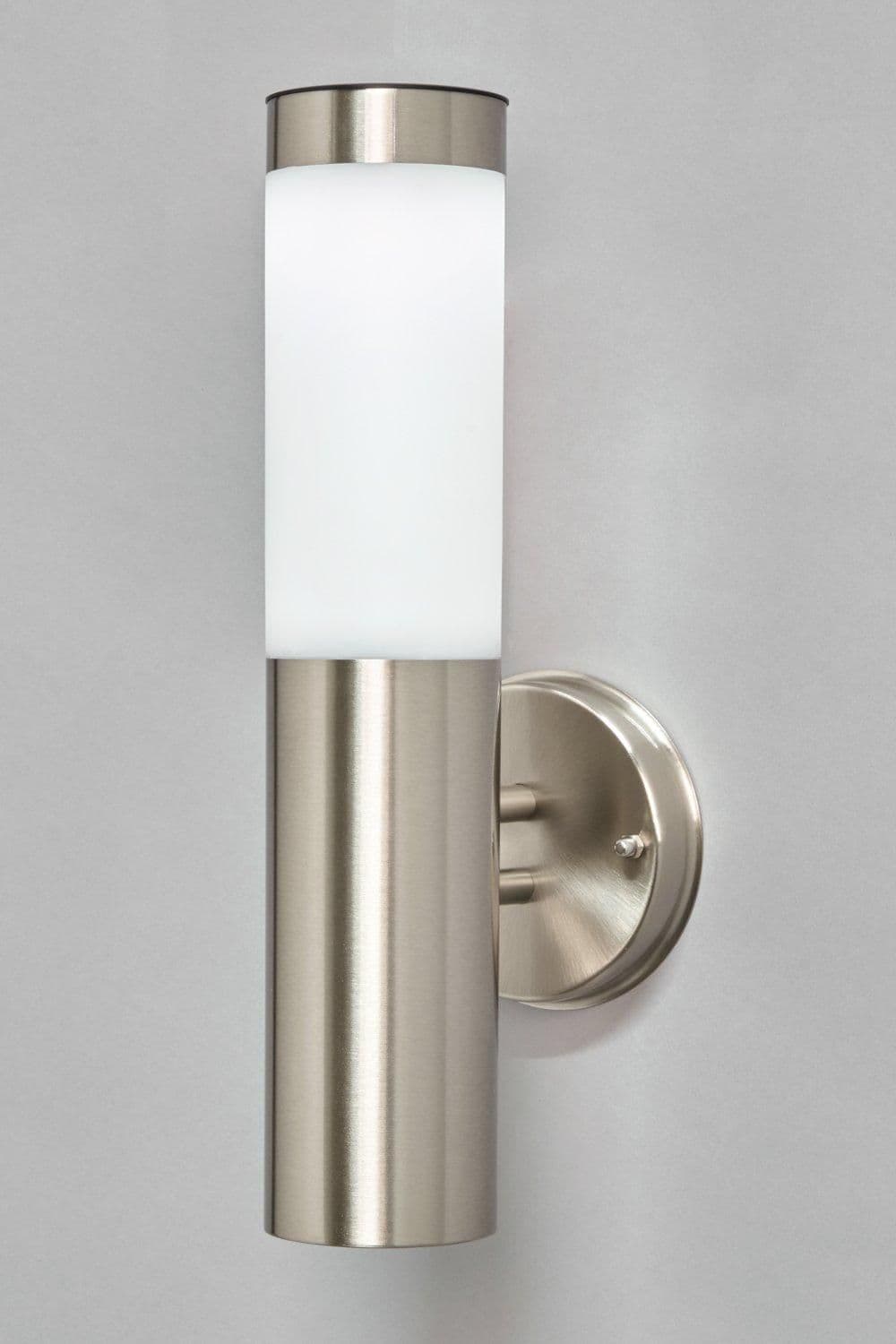 Nashi Outdoor Solar Wall Light