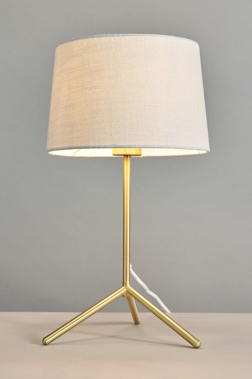 Stassy Tripod Feet Table Lamp