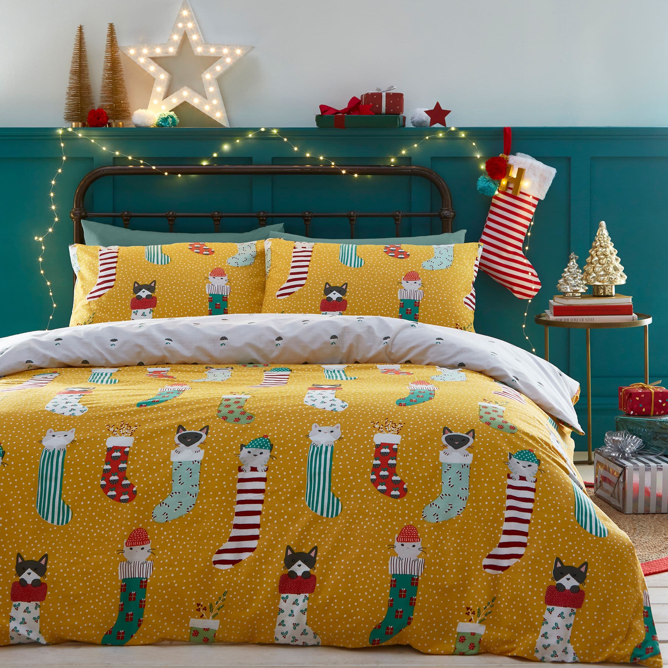 Meowy Christmas Cat Duvet Set