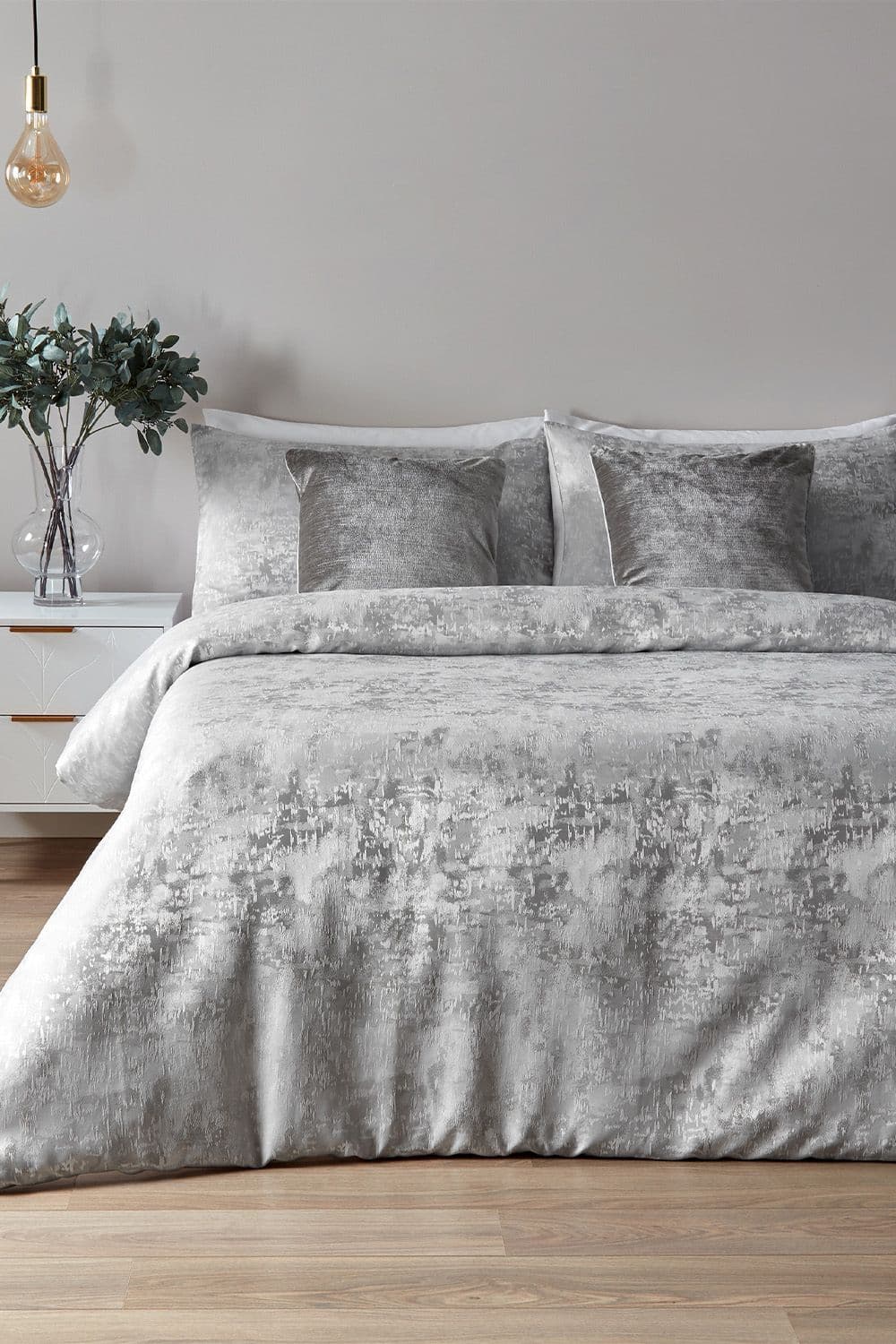 Symphony Metallic Jacquard Duvet Cover Set