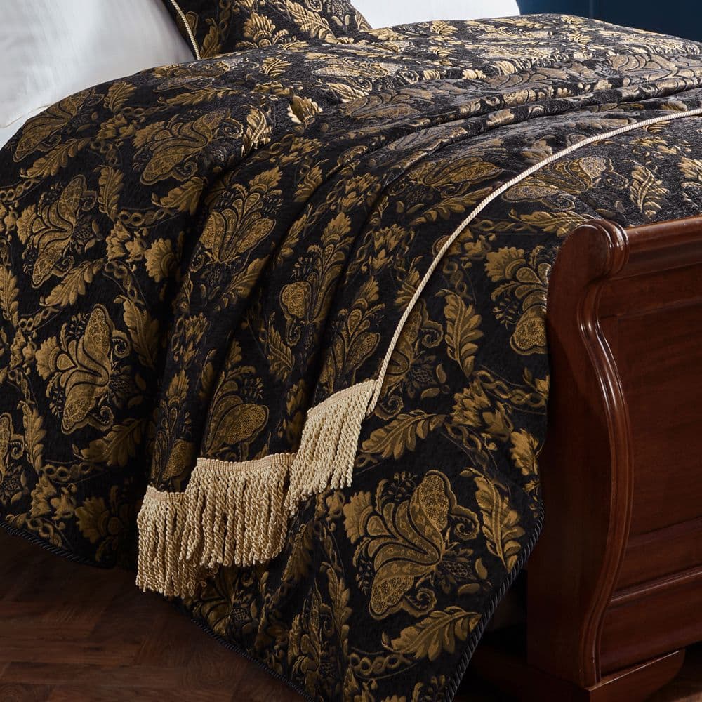 Paoletti Shiraz Traditional Jacquard Throw