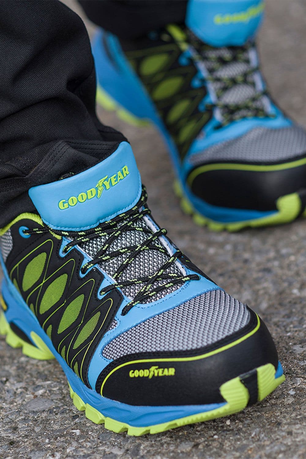 Metal Free S1 SRA HRO Safety Trainers