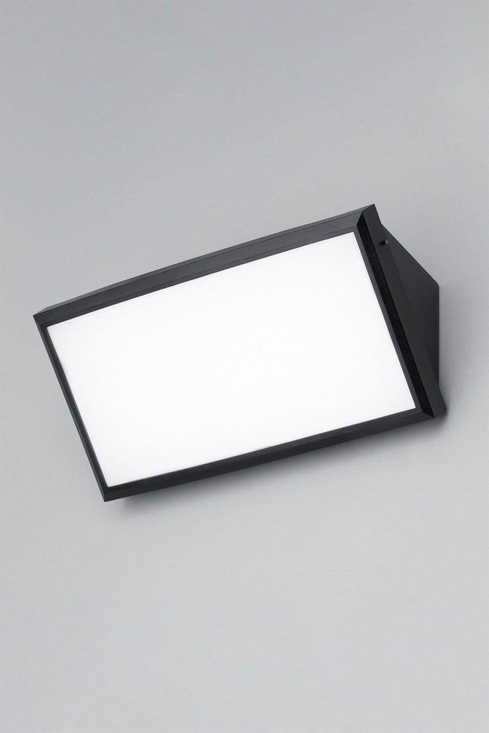 Linga Outdoor Wall Light