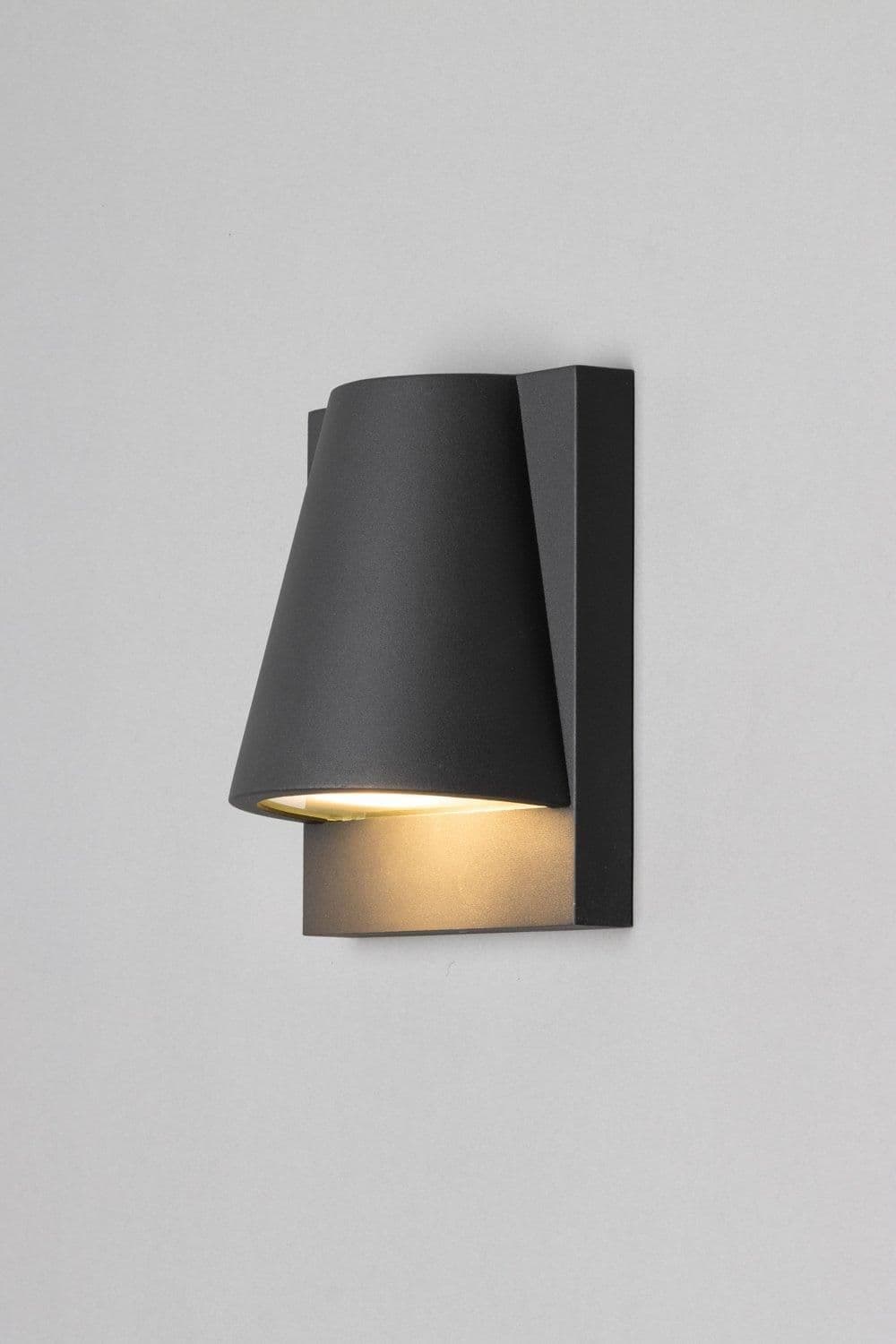 Wilbur Outdoor Wall Light