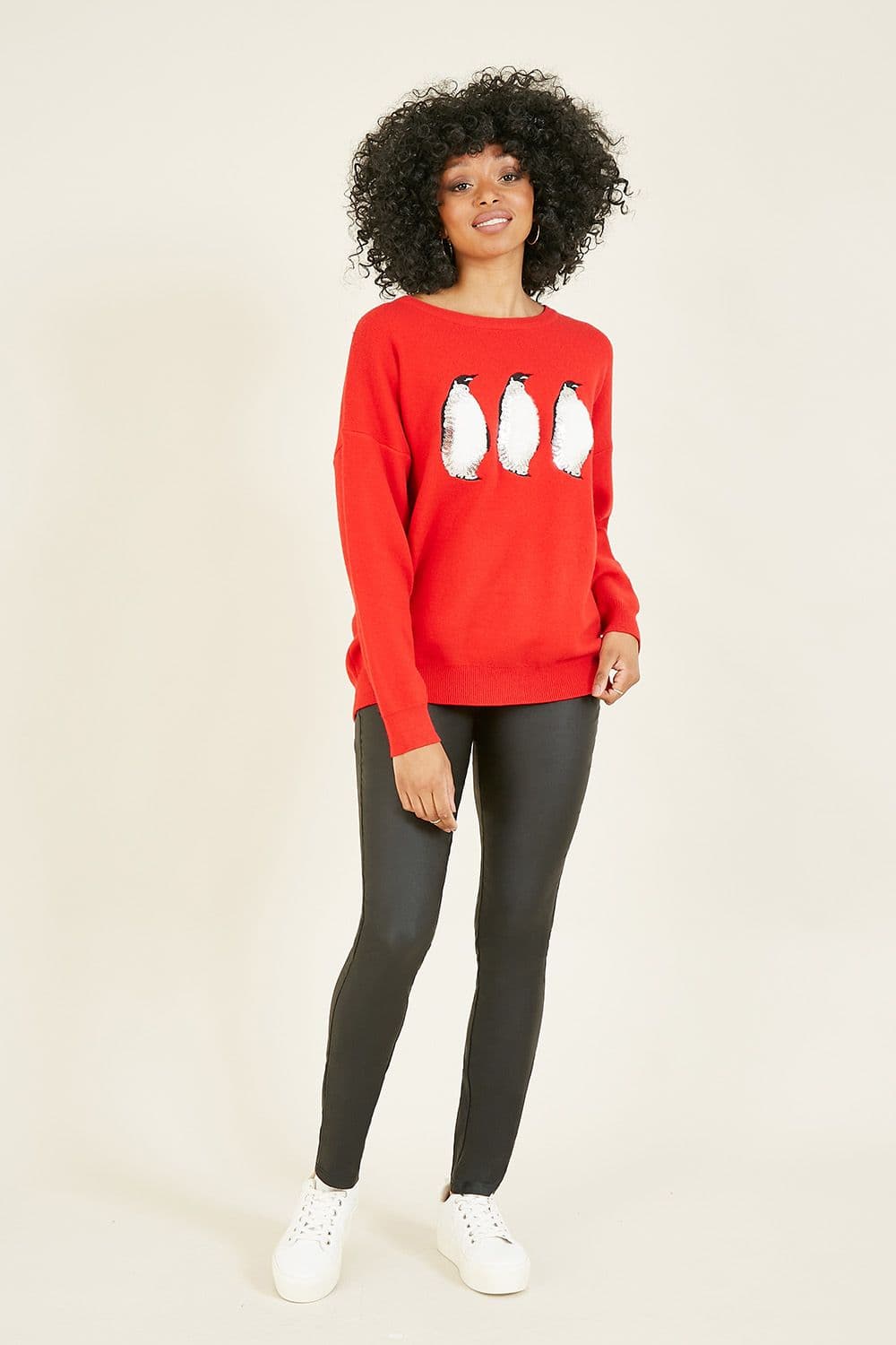Yumi Women's Red Festive Penguin Knitted Xmas Jumper | Size: Medium/Large