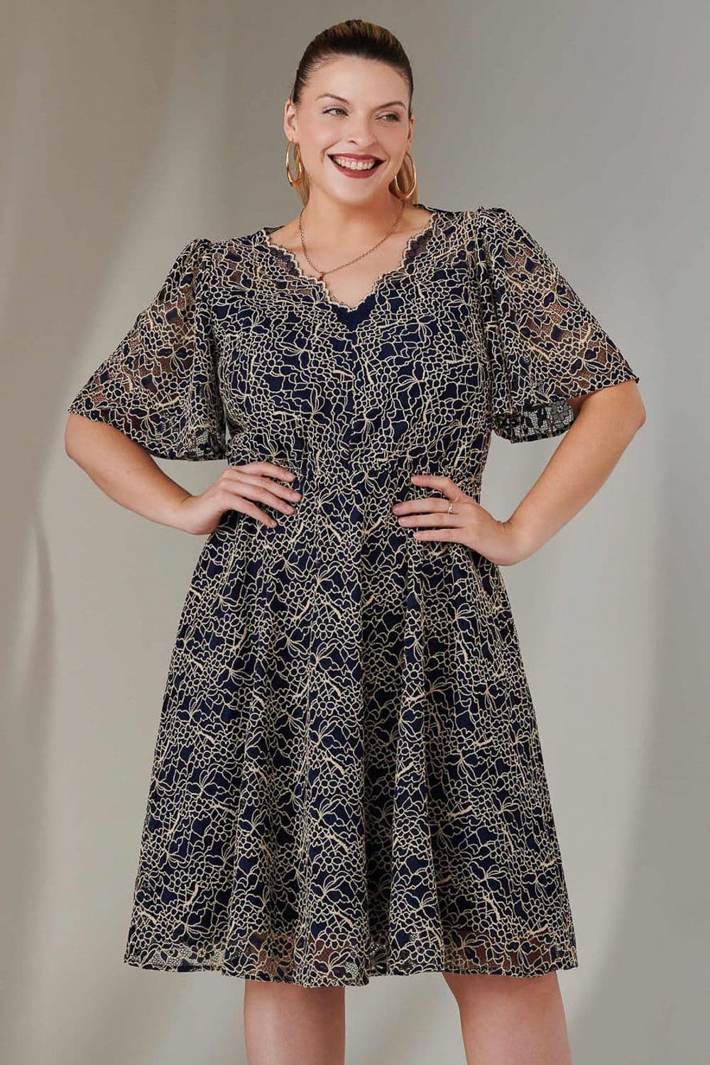 Flare Sleeved Lace Midi Dress Mid