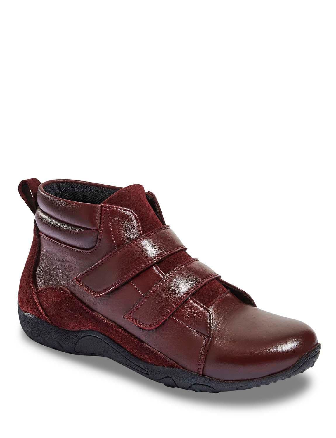 Chums Women's Wide Fit Waterproof Leather Boot in Dark Red | Size: 5