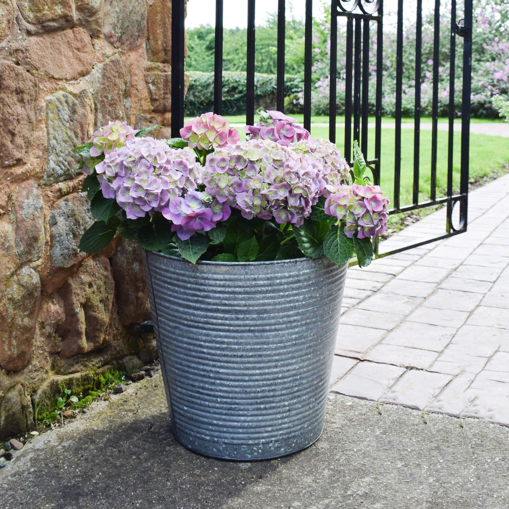 Ribbed Galvanised Planter D37cm
