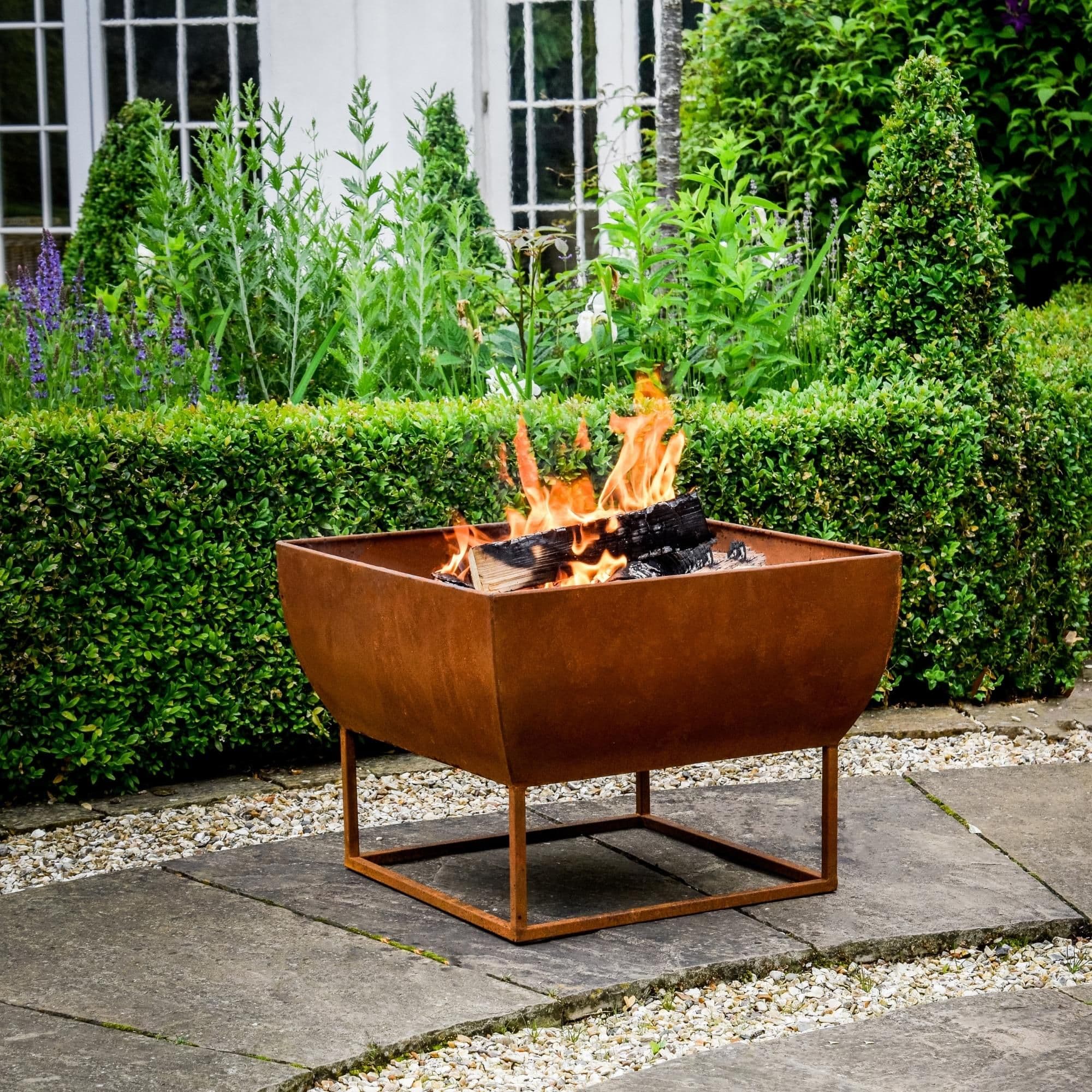 Outdoor Windermere Fire Pit Iron H36Cm W50Cm