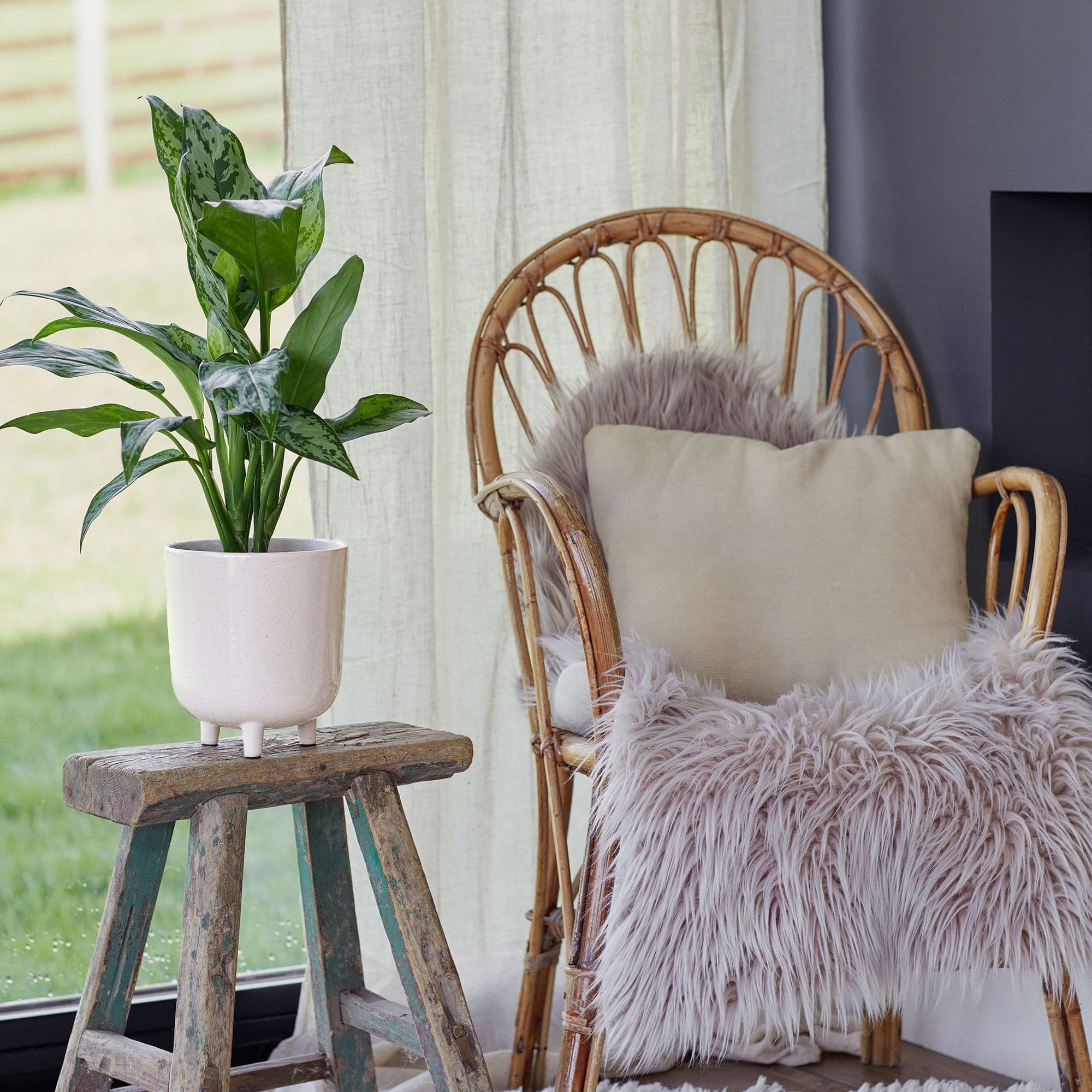 Lecce Speckled Planter H24cm x D20cm