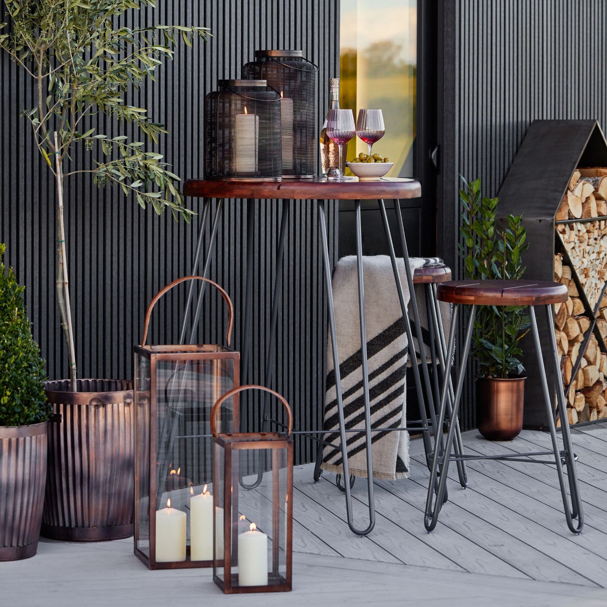 Outdoor Hampton Planters Set 2