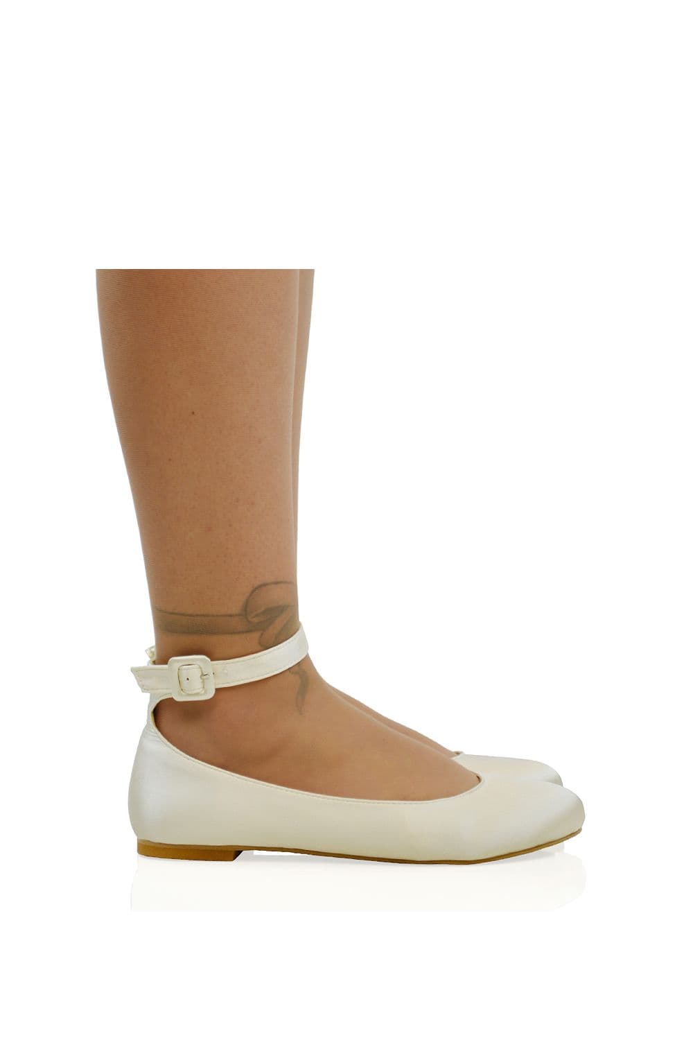 XY London Women's 'Kimmie' Flat Ballerina Pump Shoes with Ankle Strap in Ivory | Size: 6