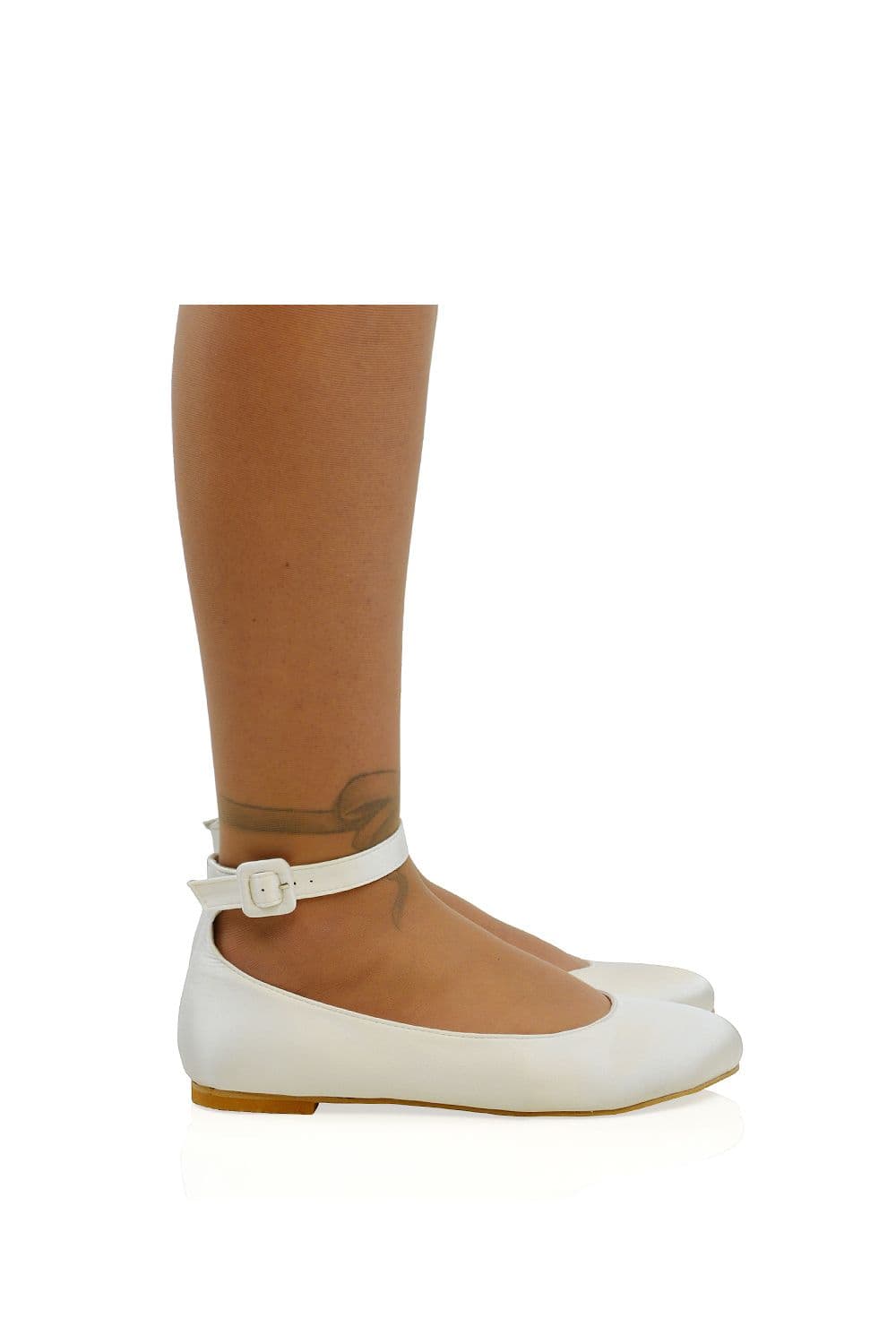 XY London Women's 'Kimmie' Flat Ballerina Pump Shoes with Ankle Strap in White | Size: 5