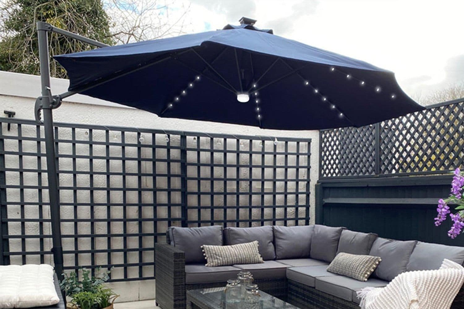 Roma 3M Solar LED Cantilever Parasol