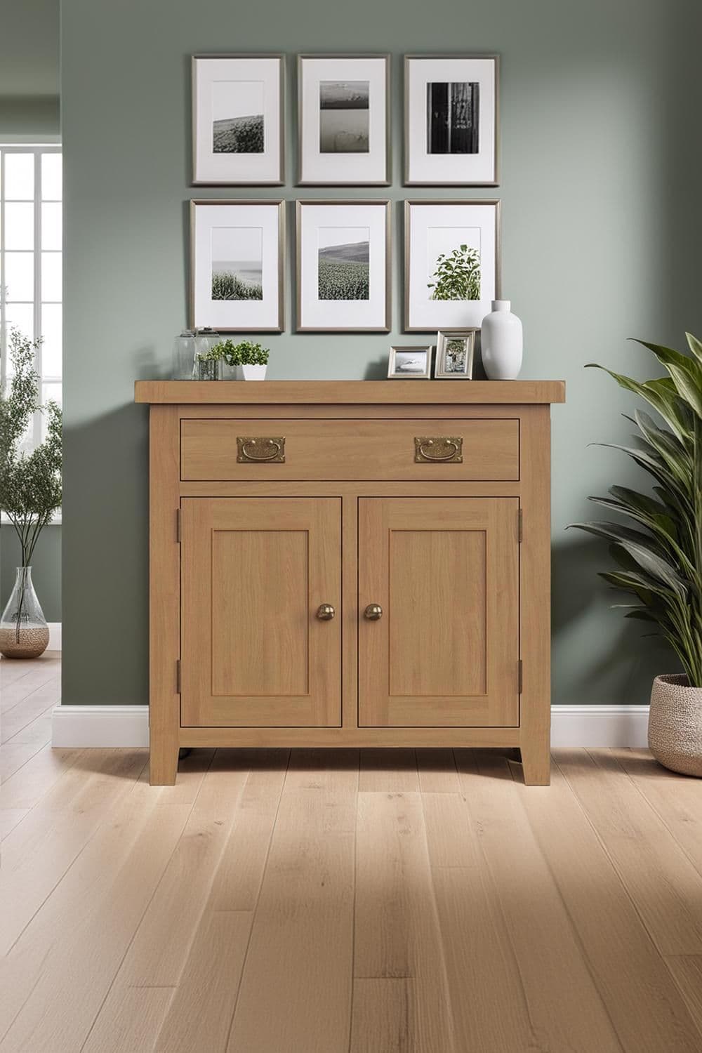 Solid Oak Large 2 Door 1 Drawer Sideboard Ready Assembled