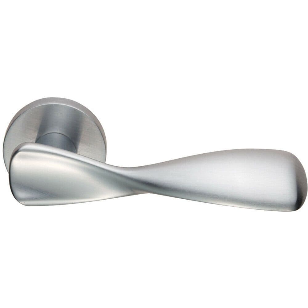 PAIR Ergonomic Twisted Handle on Round Concealed Fix Satin Chrome