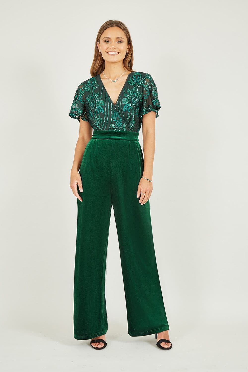 Yumi Women's Green Sequin Embellished Velvet Jumpsuit With Angel Sleeves | Size: 16
