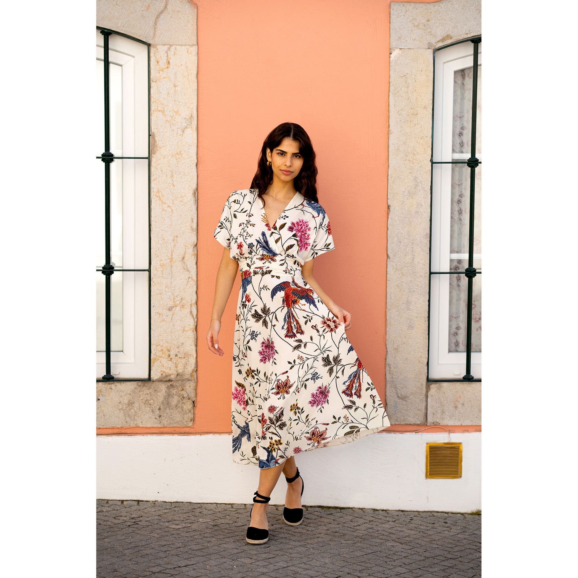 Yumi Women's Ivory Bird & Floral Print Ruched Waist Kimono Midi Dress in White | Size: 8