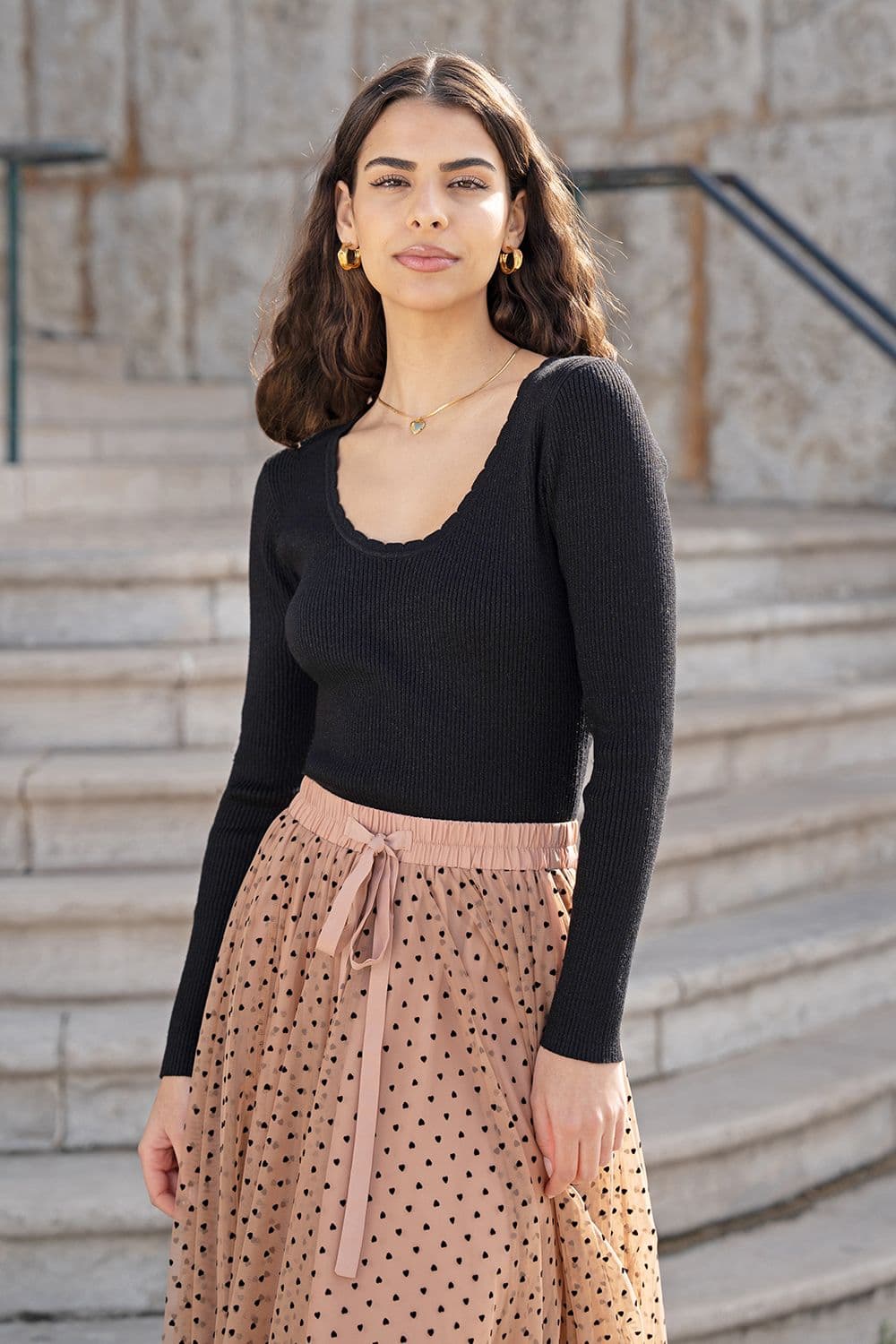 Yumi Women's Black Metallic Knitted Ribbed Top | Size: Large