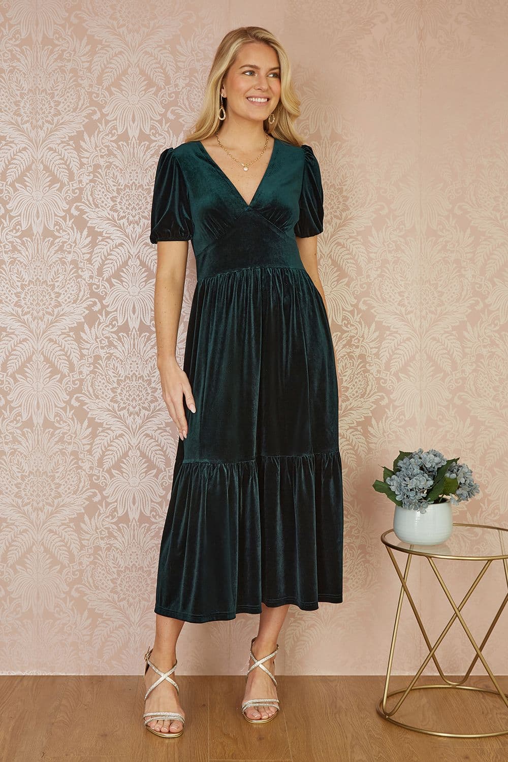 Yumi Women's Green Velvet Midi Dress | Size: 10