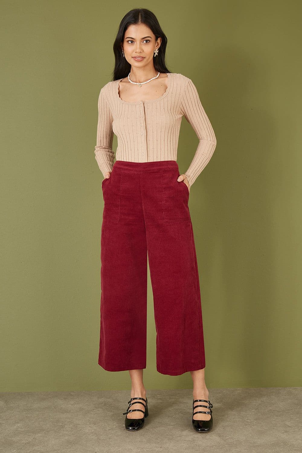 Yumi Women's Burgundy Cord Cropped Wide Leg Trousers With Pockets | Size: 16