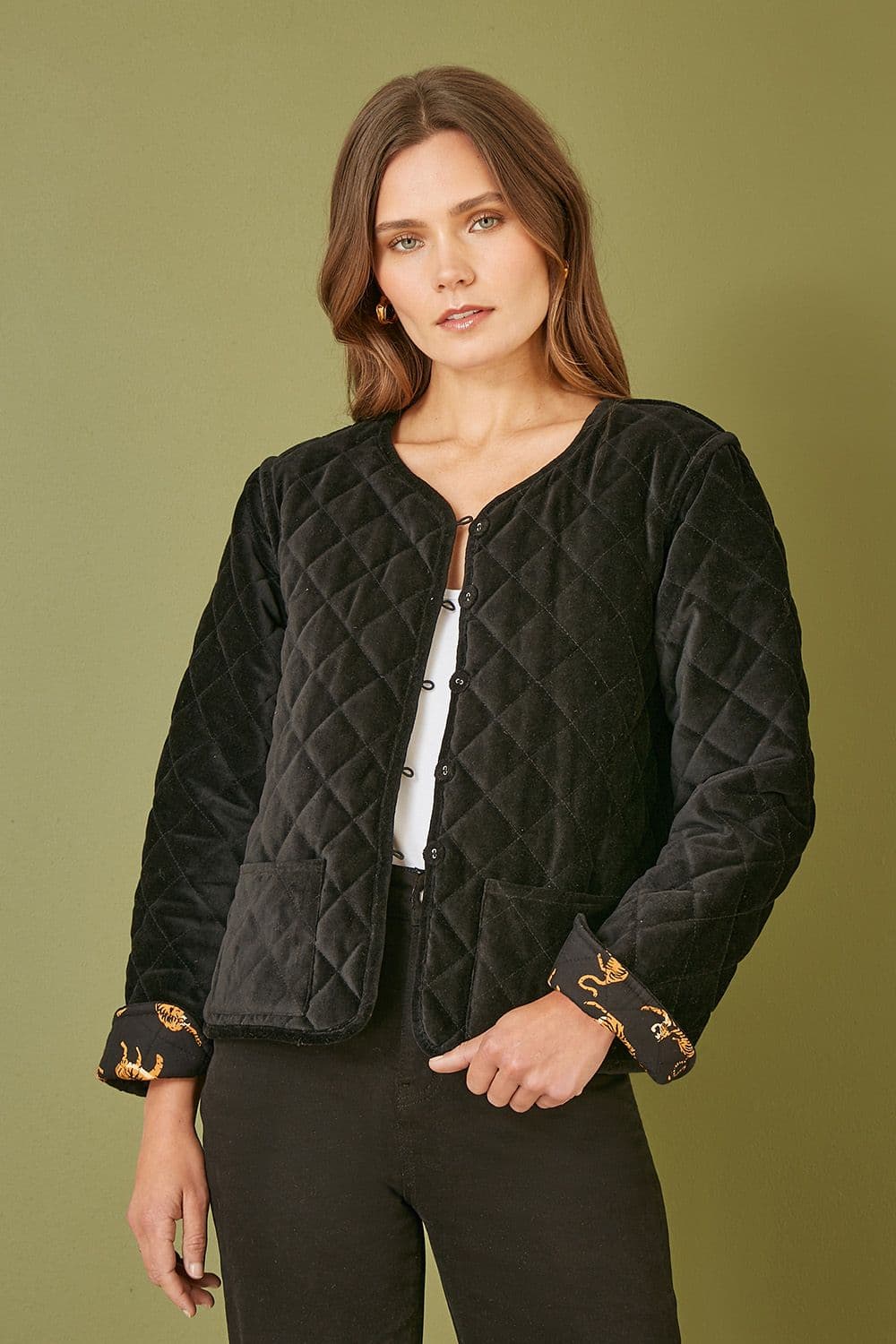Yumi Women's Black Velvet Quilted Jacket With Reversible Leopard Lining | Size: 16