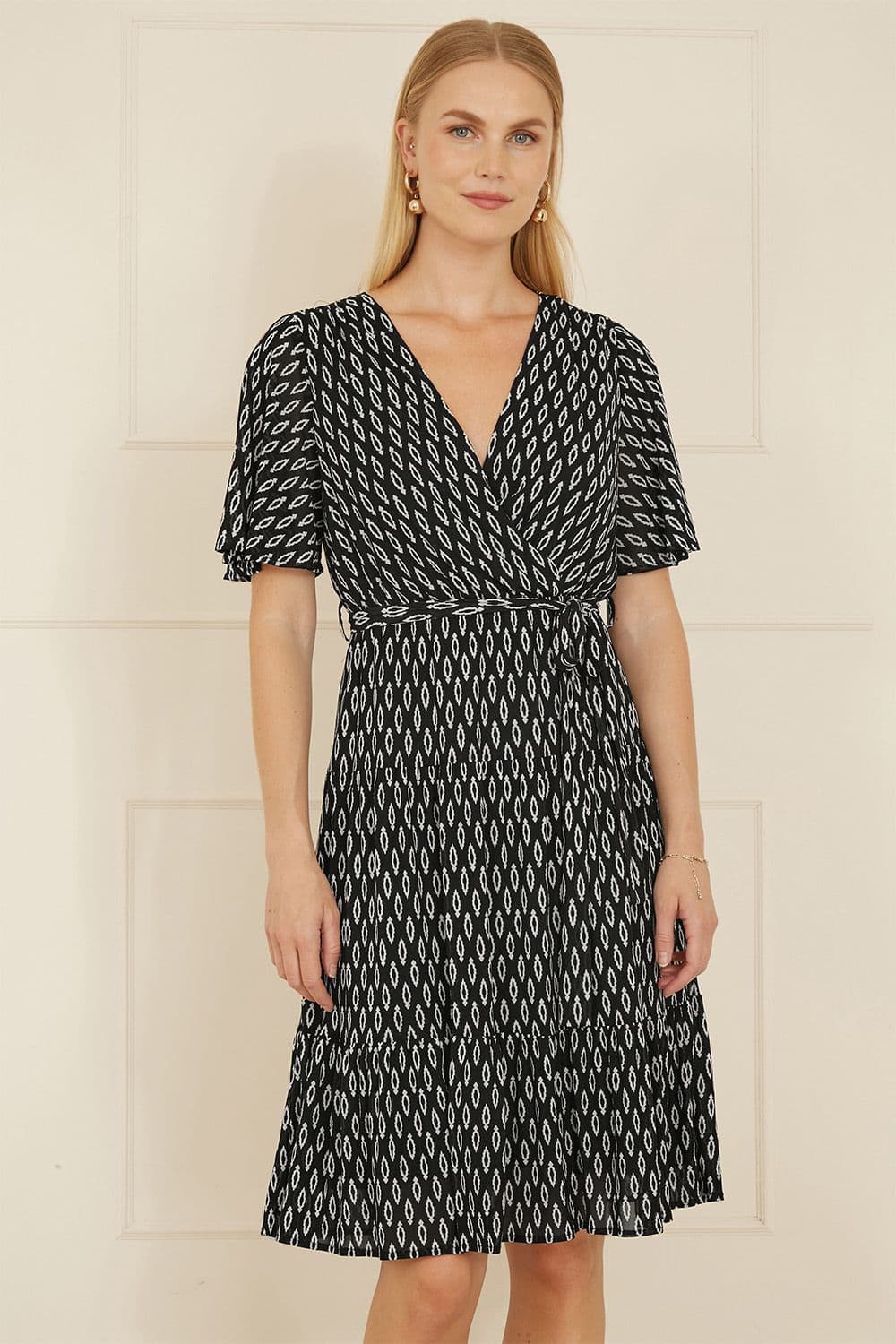 Yumi Women's Black Geo Print Mesh Stretch Midi Skater Dress | Size: 8