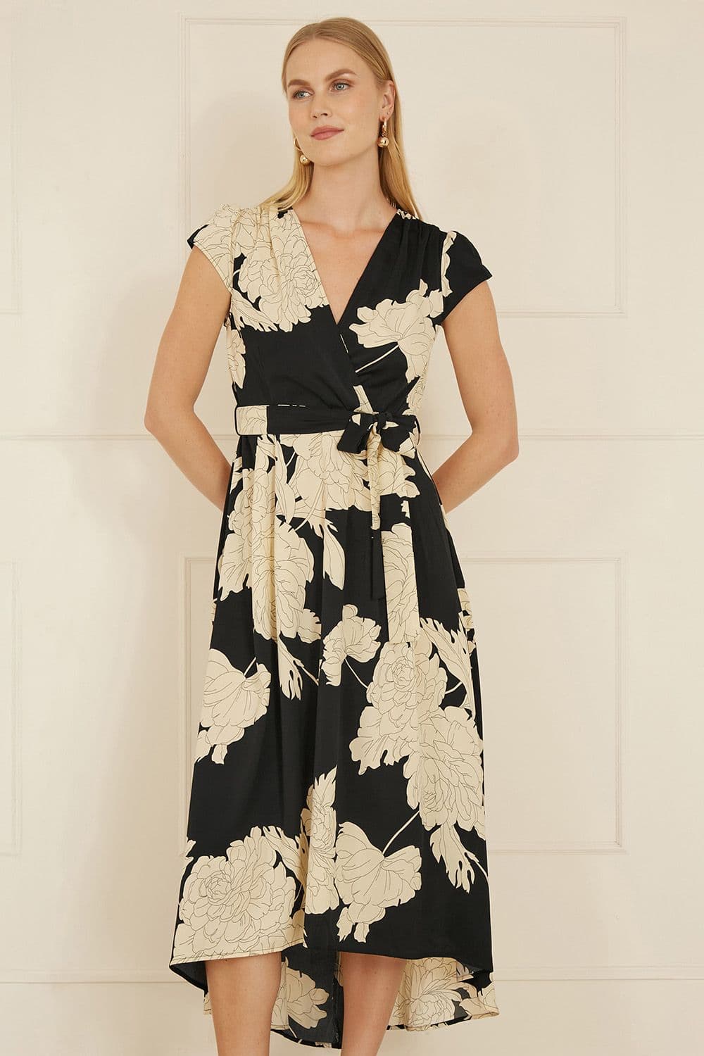 Yumi Women's Black Blossom Print Wrap Midi With Dipped Hem | Size: 18