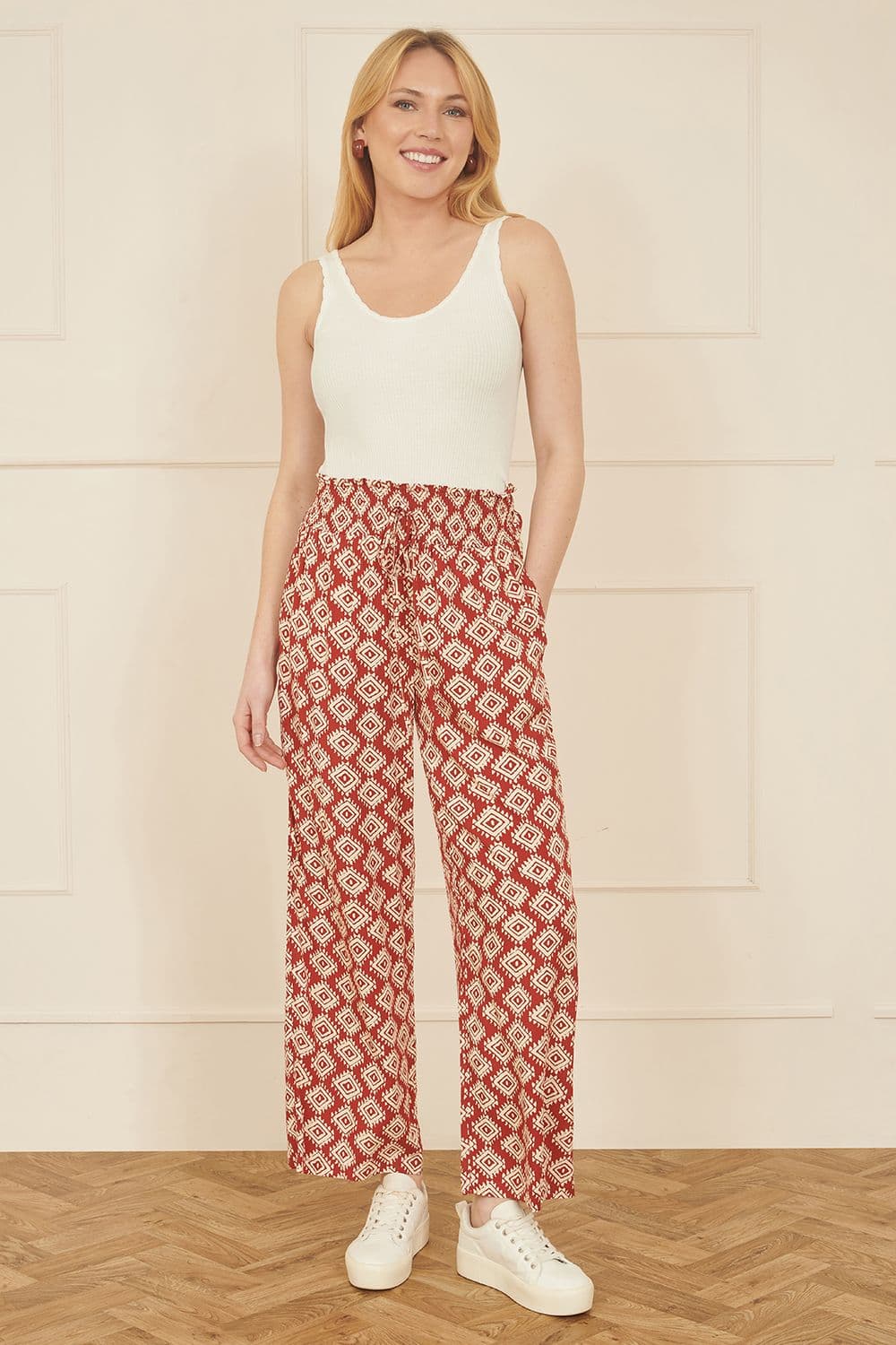 Yumi Women's Red Geo Print Relaxed Fit Trousers | Size: 18