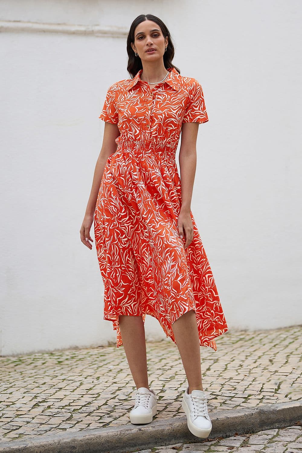 Yumi Women's Coral Tropical Leaf print Midi Ruched Shirt Dress | Size: 12