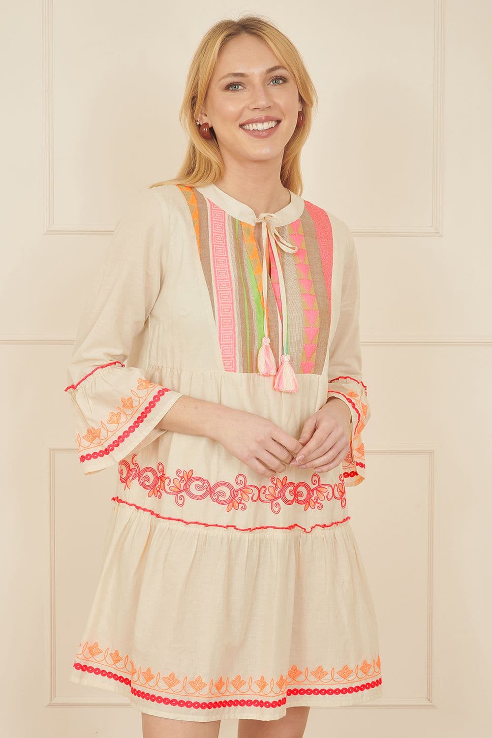 Yumi Women's White Embroidered Cotton Tunic in Beige | Size: 14