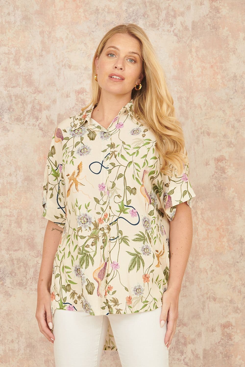 Yumi Women's Beige Relaxed Fit Shirt With Botanical Print | Size: Medium/Large