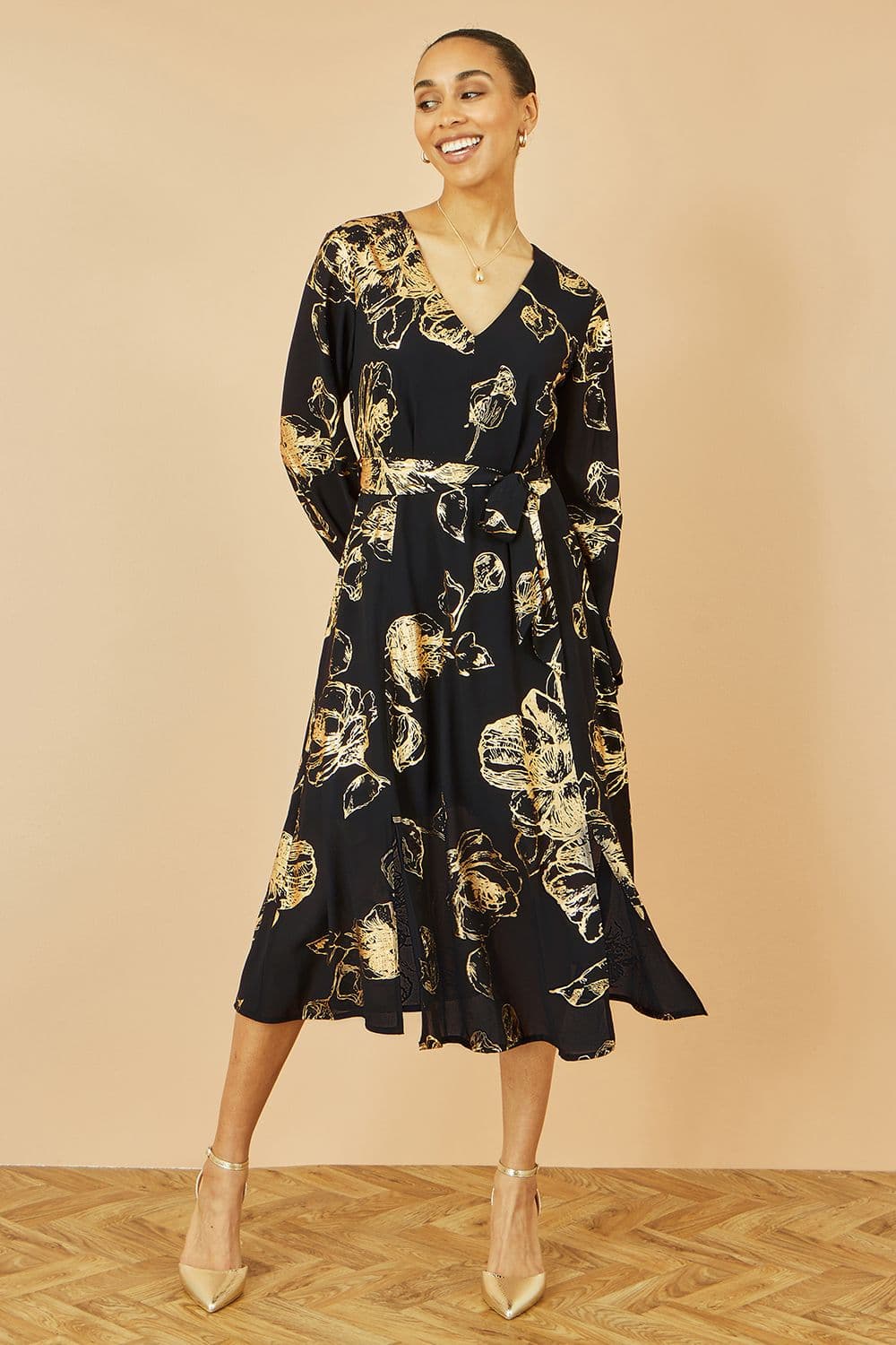 Yumi Women's Black Foil Rose Print Midi Dress | Size: 16