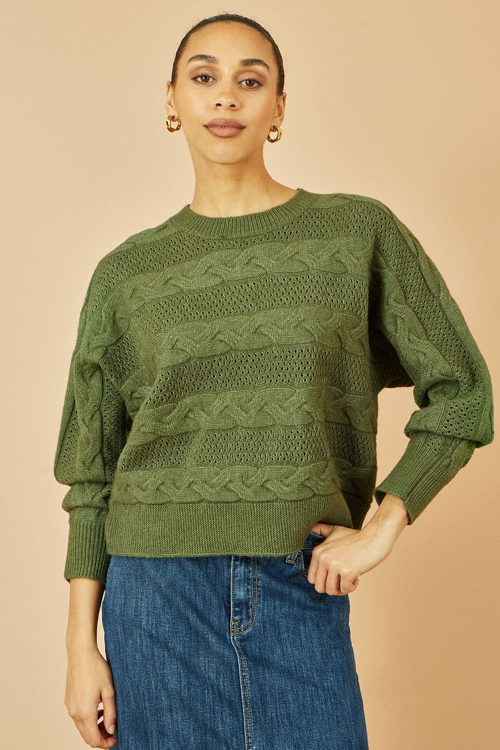 Yumi Women's Green Cable Knit Relaxed Fit Jumper | Size: Large
