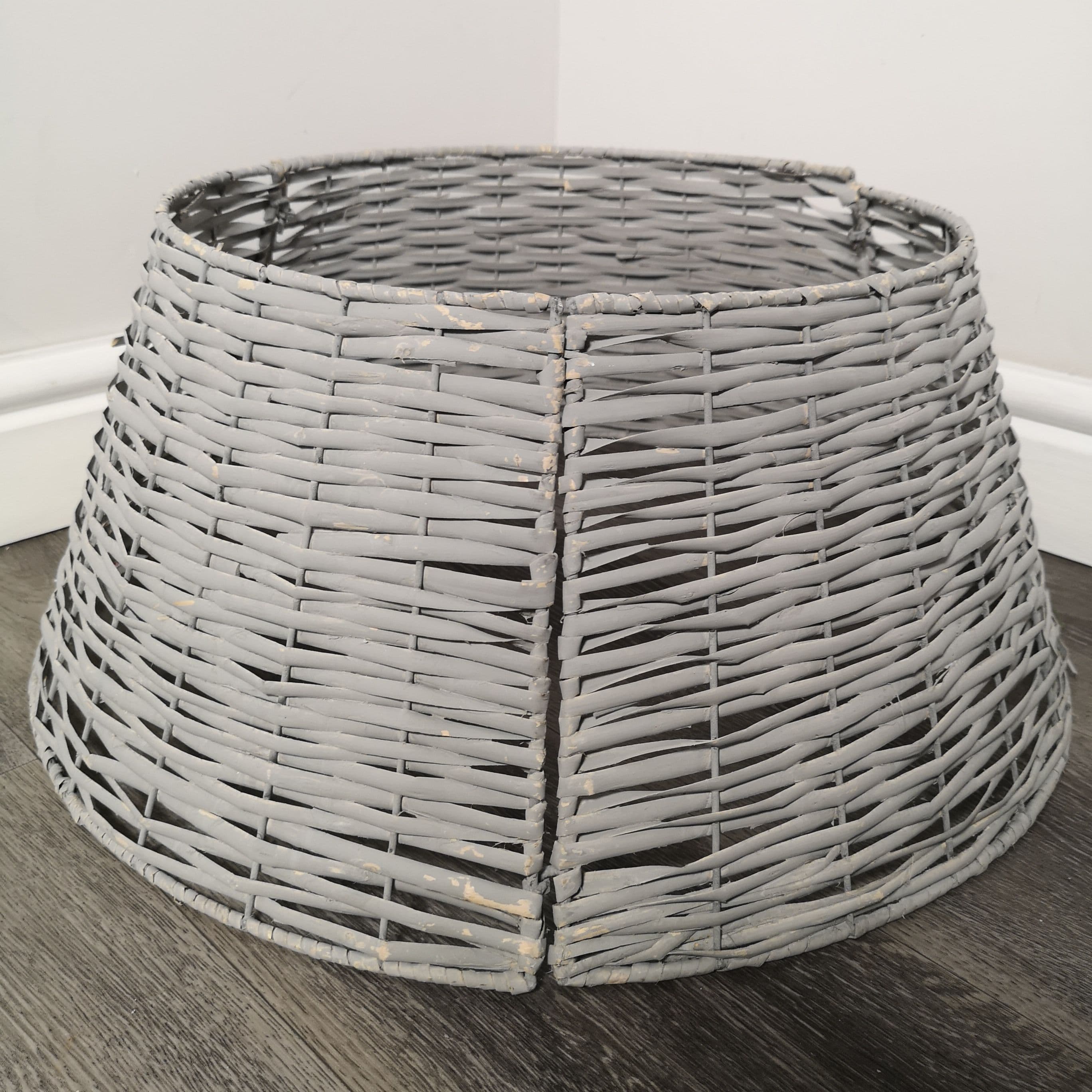 FACTORY SECONDS 40/58cm Samuel Alexander KD Willow Christmas Tree Skirt Wicker Rattan- Medium Light Grey