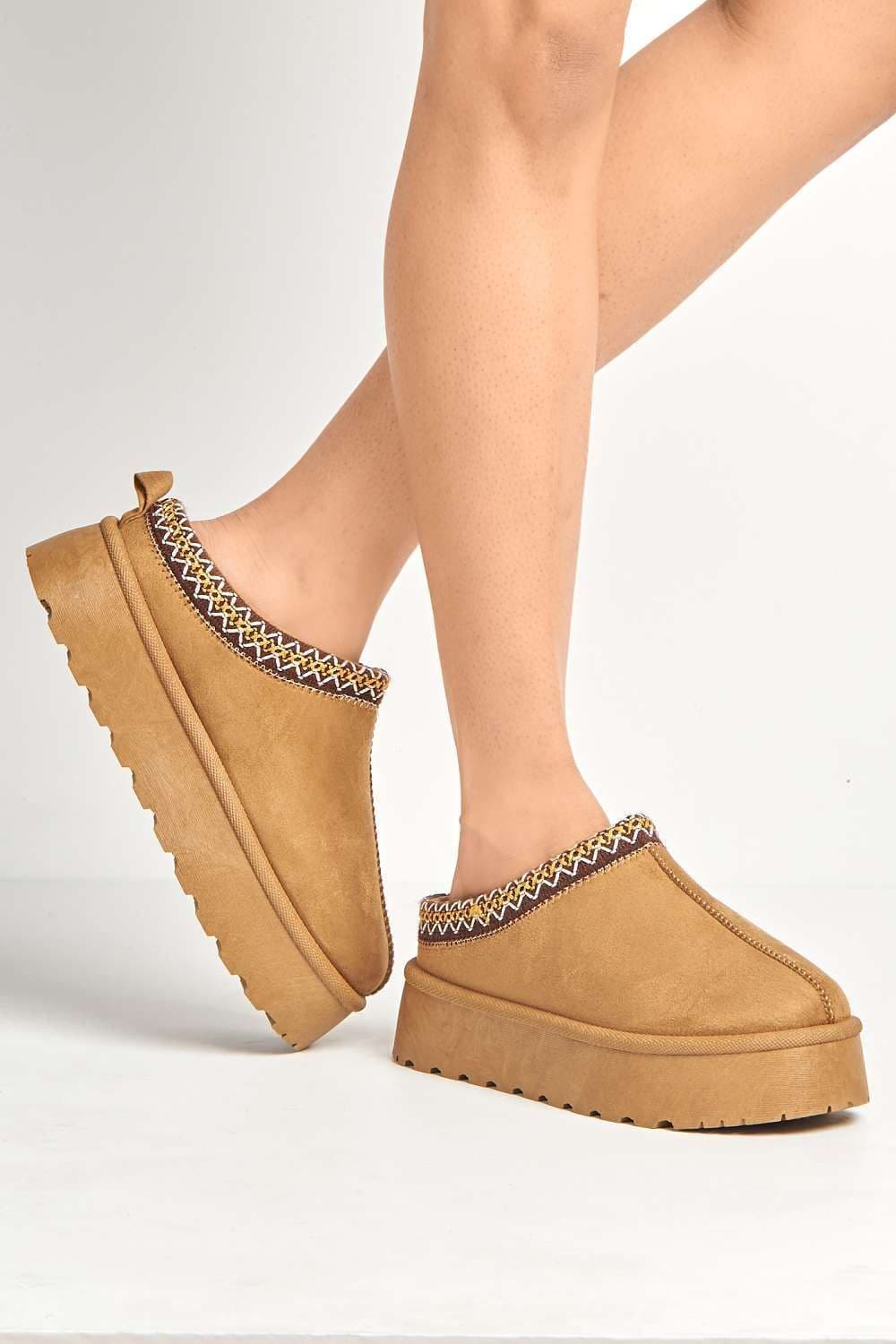 Miss Diva Women's Astri Faux Fur Lining Knit Pattern Detail Flatform Slippers in Camel | Size: 5