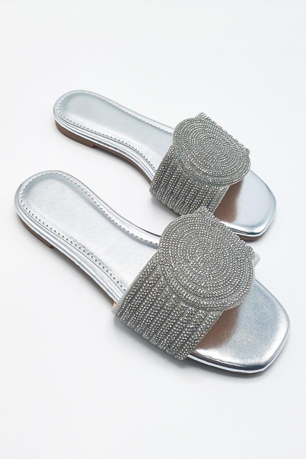 Miss Diva Women's Nala Circle Detail Diamante Band Sliders in Silver | Size: 5