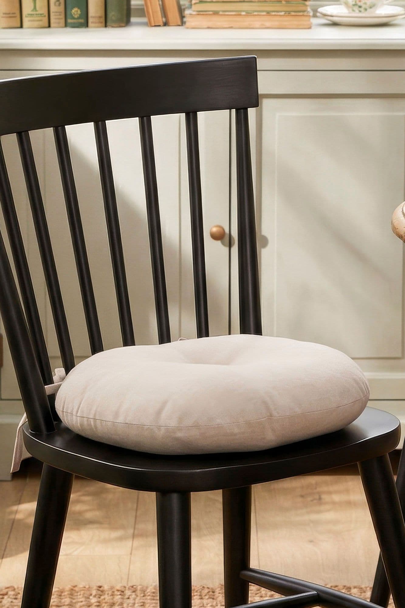Set 2 Traditional Round Indoor Dining Chair Seat Pad Cushions