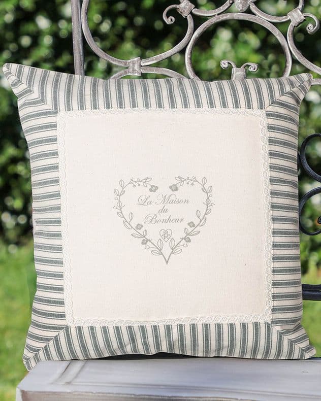 Vintage Style Set 2 Striped Heart Design Indoor Sofa & Chair Cushion