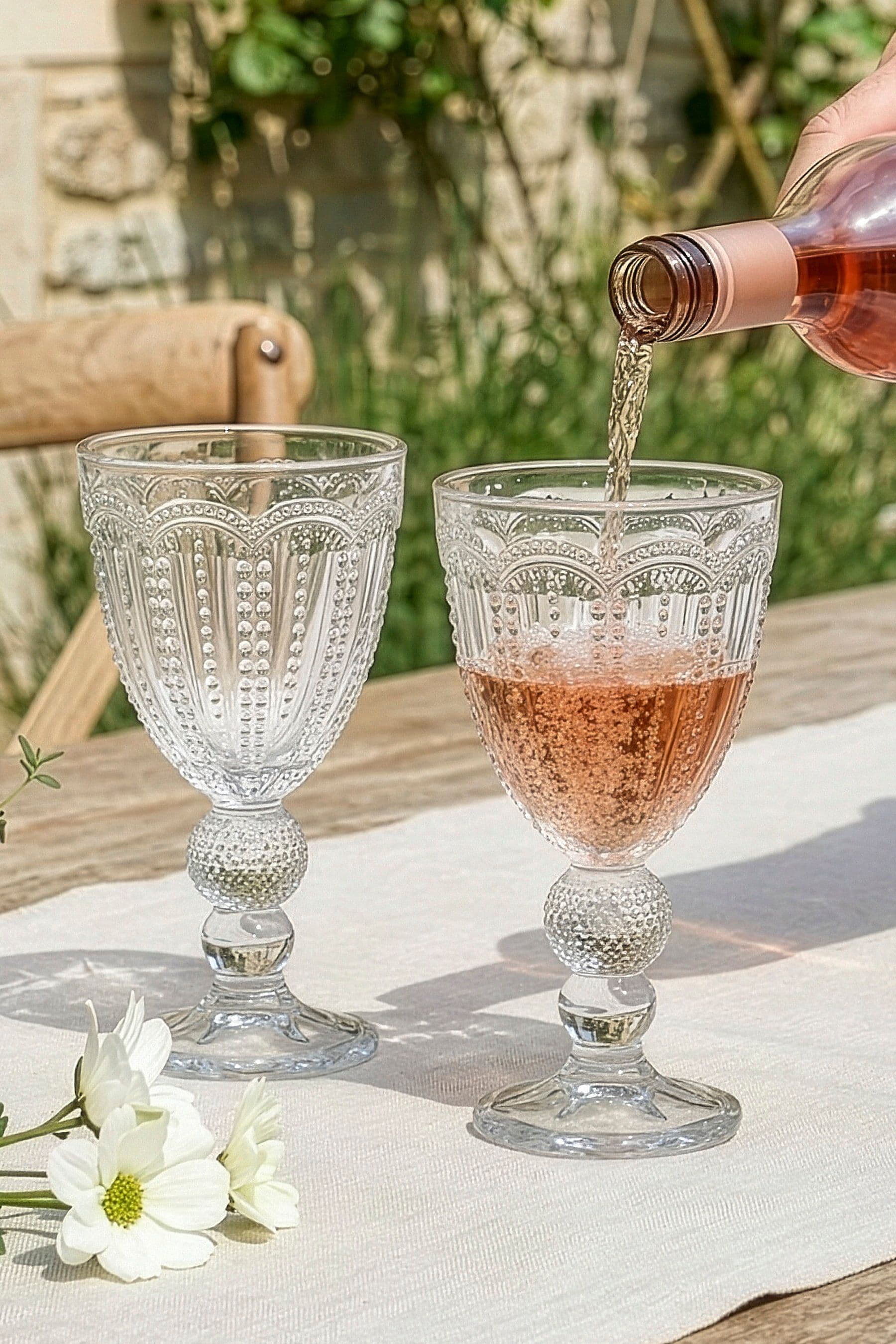 Set 2 Vintage Luxury Clear Embossed Drinking Goblet Glasses