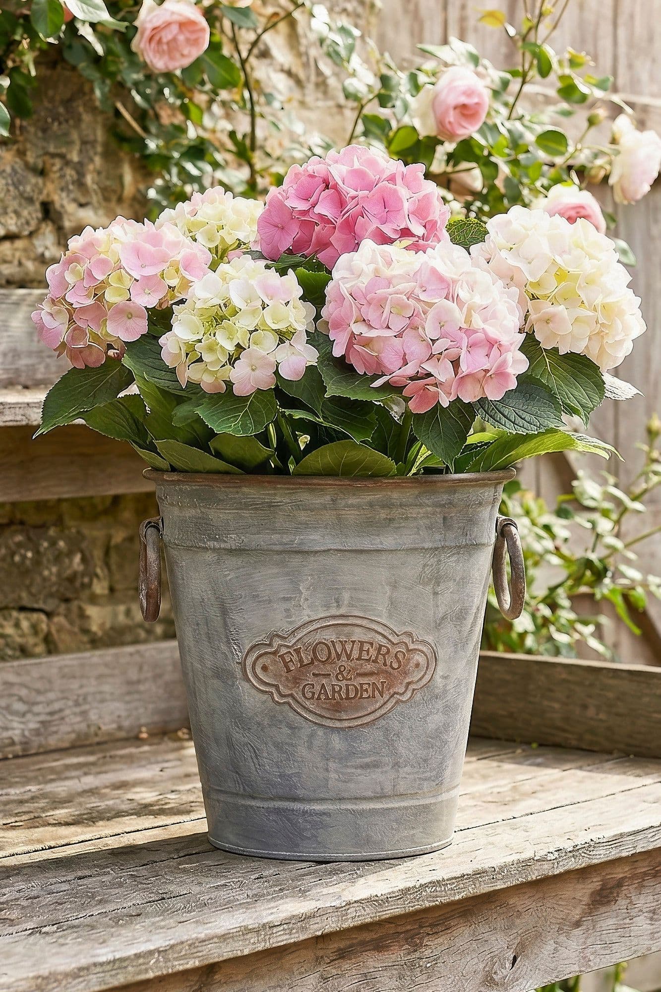 Traditional Style Flower Plant Pot Garden Metal Planter Bucket