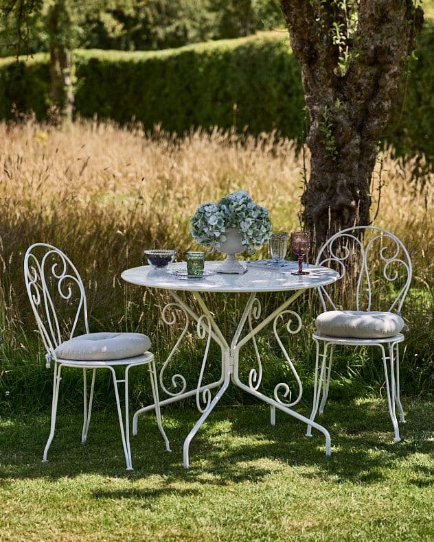 Traditional Style Two Person Indoor Outdoor Garden Iron Bistro Table Chairs Set Free Seat Pads